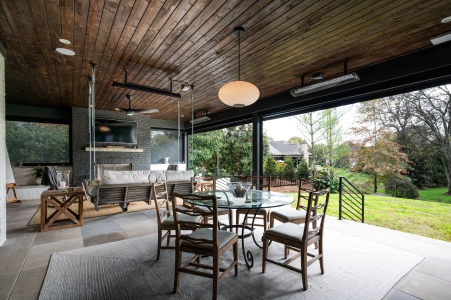 how-to-enjoy-your-patio-in-the-cooler-months-without-freezing